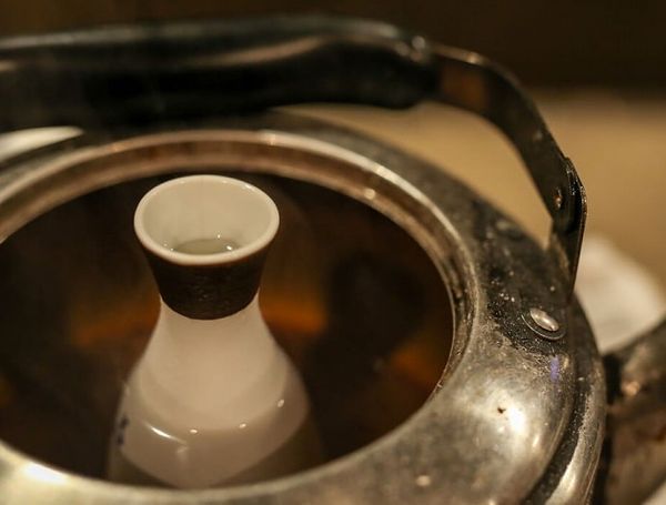 ham_nong_sake-min_104967269a8d4e02a3cf2b3bdf751518_grande hâm nóng rượu sake