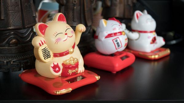 mèo Maneki mang lại may mắn