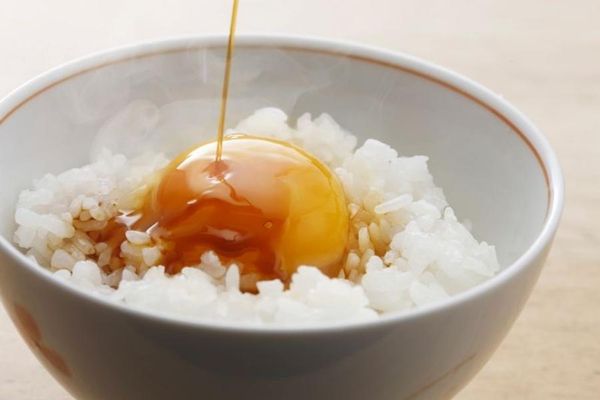 Trứng sống (Nama tamago)