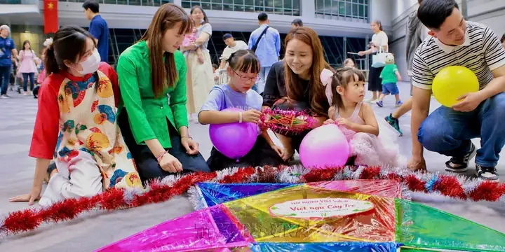 Bóng Đèn Tiếng Nhật