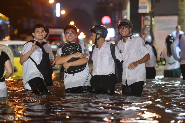 Về Sớm Trong Tiếng Nhật